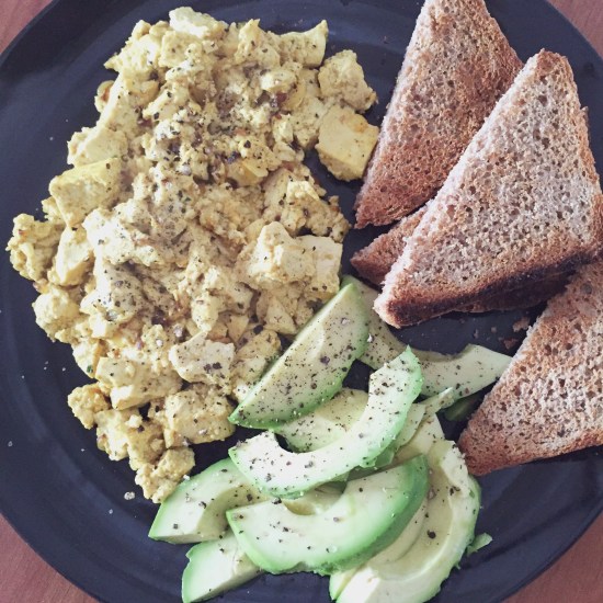 vegan-scrambled-tofu-breakfast