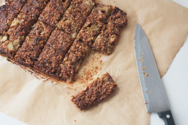 vegan-rhubarb-cereal-bars