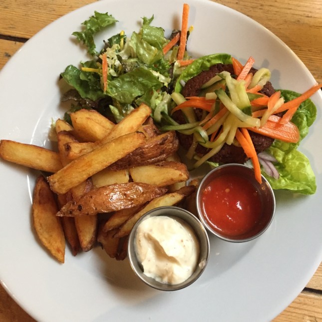 vegan-mono-falafel-burger